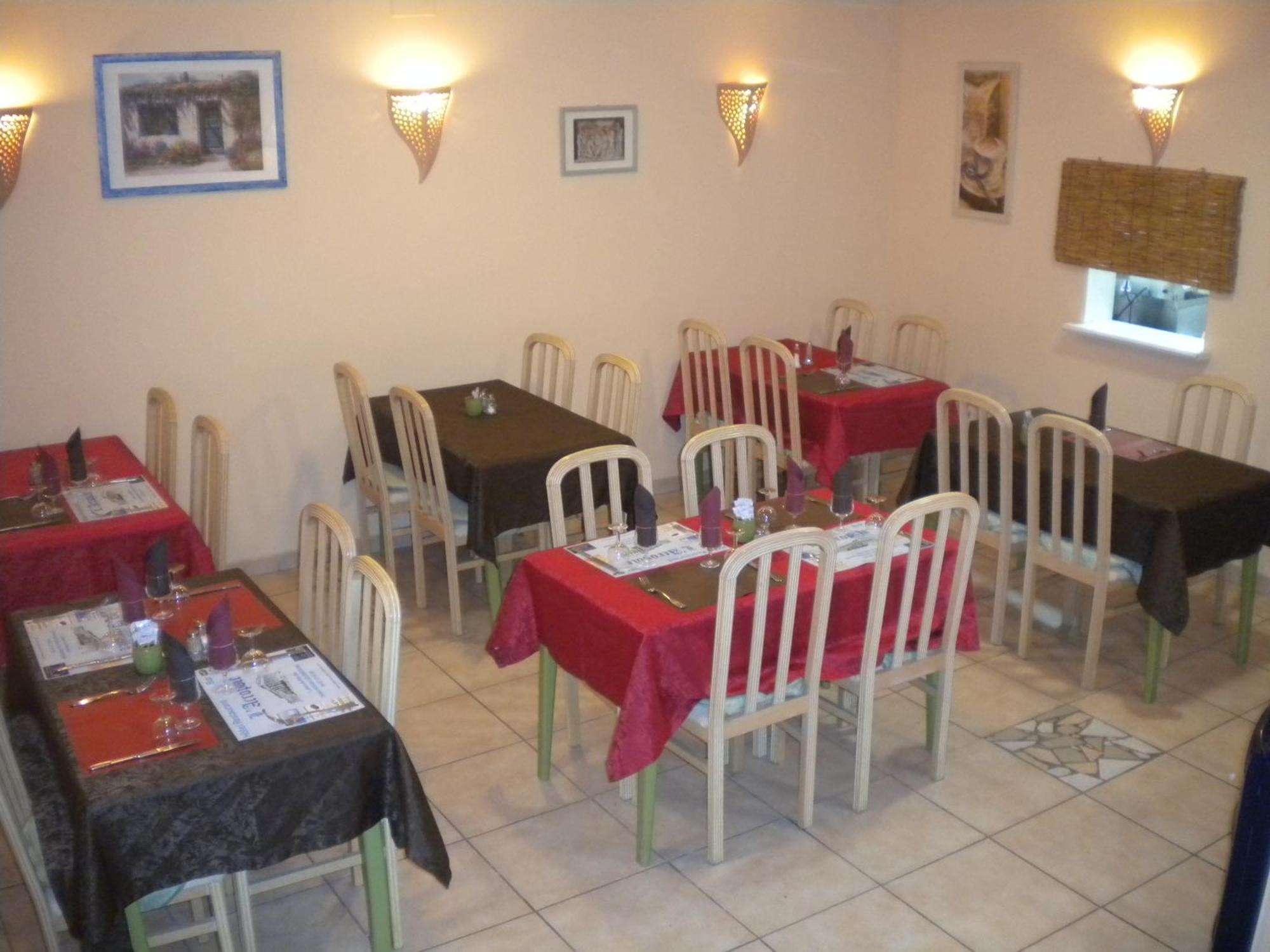L 'Acropole Hotel Nissan-lez-Enserune Bagian luar foto